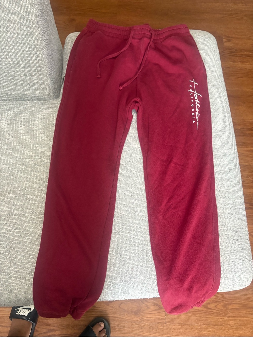 Hollister California Must-Have Solid Maroon Mens Sweatpants Size Med